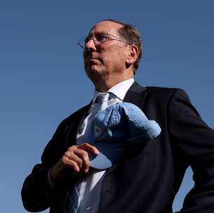 Dono do Botafogo vende time na Inglaterra por R$ 1,4 bilhão, diz jornal