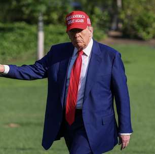 Trump chama Biden de 'filho da p*' em visita a prisão para imigrantes na Flórida
