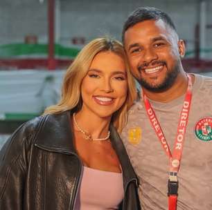 Virginia participa de ensaio da grande Rio e é atacada pelo público: 'Fora'