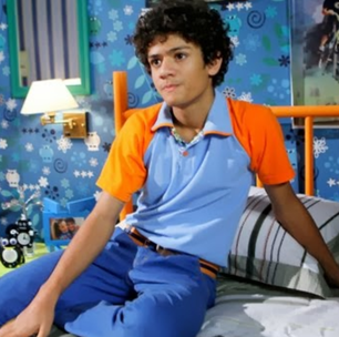 Ex-Chiquititas revela que é bissexual após beijo inesperado em amigo: 'Me sentia atraído'