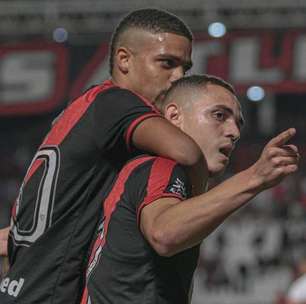 Atlético-GO vira para cima do CRB e volta a vencer na Série B