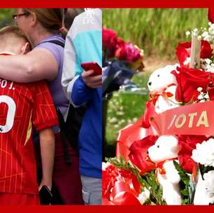 Bandeiras a meio mastro e flores: Liverpool mostra homenagens a Diogo Jota