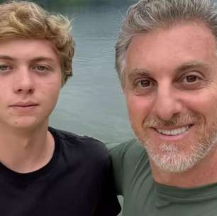 Luciano Huck e filho fazem aventura radical