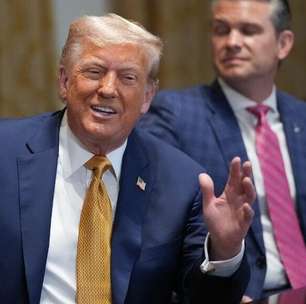 Jornal francês chama Trump de "mafioso internacional" por "interferência explícita" na política brasileira