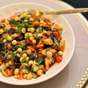 Salada de grão de bico e berinjela: refeição leve e completa