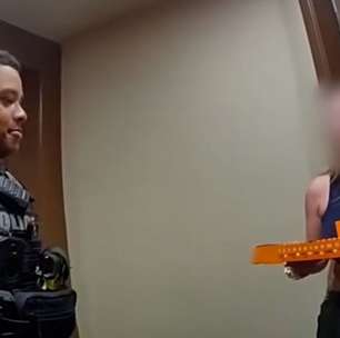 Policiais fazem delivery de pizza após prisão de entregador nos EUA
