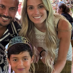 Jogador é atacado após deixar filho usar vestido durante festa de aniversário