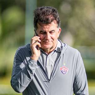 Adeus inesperado! Fábio Mota rescinde contrato com atacante do Vitória: "Pode ir embora"