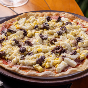 Pizzaria Cristal mantém tradição nos Jardins com massa fina e bar intimista