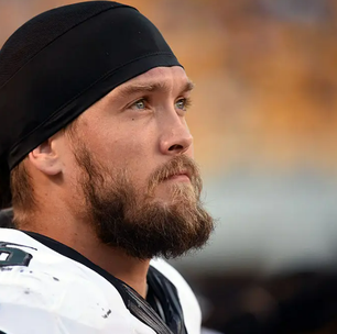 Vítima de câncer raro, campeão do Super Bowl morre aos 38 anos nos EUA