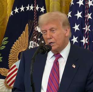 Trump faz nova ameaça ao BRICS e diz que grupo 'vai acabar rapidamente'
