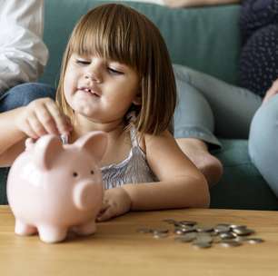 Educação financeira começa em casa: veja como conversar sobre dinheiro com seus filhos