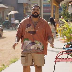 Conheça o grafiteiro que assina camisas de Paulo Vieira na série Pablo e Luisão