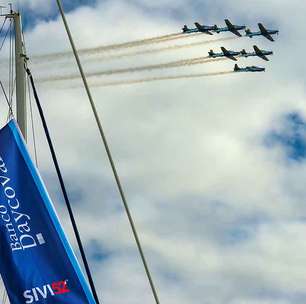 Encontro inédito entre Esquadrilha da Fumaça e Cisne Branco na SIVI 2025