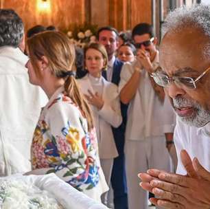 Gilberto Gil se despede de Preta Gil com foto beijando a filha: 'Até os próximos 50 bilhões de anos'