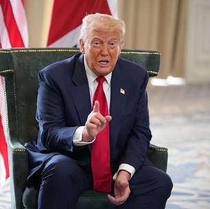 Trump dá dez dias para Rússia encerrar guerra contra Ucrânia e ameaça tarifas de 100%