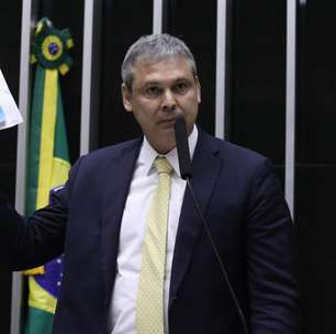 Lindbergh propõe criminalização de "alta traição" com foco em ações de Eduardo Bolsonaro nos EUA