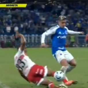 Fagner e Pottker trocam acusações após falta dura: 'Falou que queria que tivesse quebrado'