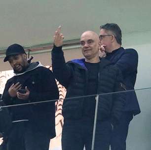 Moraes é flagrado fazendo gesto obsceno em Corinthians x Palmeiras na Neo Química Arena