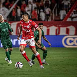 Vila Nova não se encontra e perde para o Coritiba em casa
