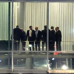 Jantar de Lula no Alvorada tem presença de Moraes, ministros do STF e Gonet