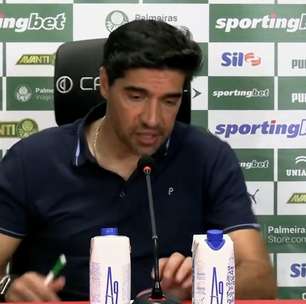 Abel dá resposta atravessada a repórter e deixa coletiva do Palmeiras