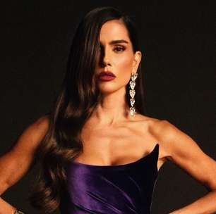 Deborah Secco mistura roxo e veludo em look sensual