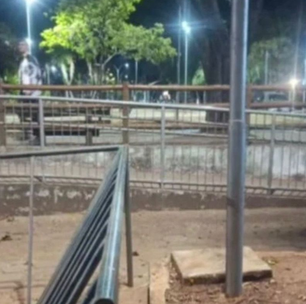 Menino de 10 anos leva choque ao encostar em poste de iluminação em Anápolis