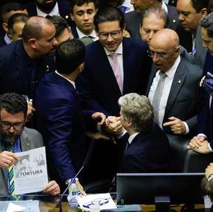 Câmara abre processos contra deputados por bloqueio do plenário por anistia