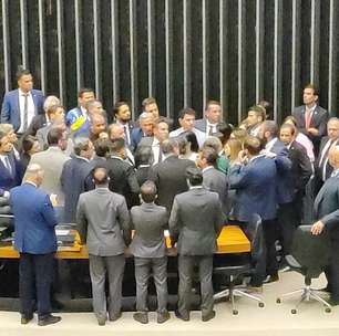 Oposição faz acordo com Motta por fim da ocupação do Congresso