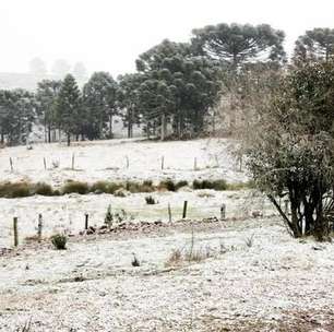 Onda de frio provoca neve na Serra Gaúcha e em Santa Catarina