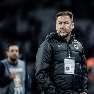 Últimas do Corinthians: cirurgia de Carrillo, impeachment e pronunciamento de Augusto Melo