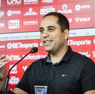 Mercado do Vila Nova: Contratação de Hugo é 'detonada' e tem resposta