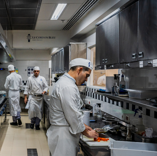 Le Cordon Bleu realiza jantar em homenagem a Julia Child, ícone da gastronomia mundial