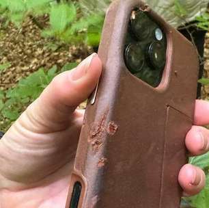 Celular fica intacto após despencar de avião a mais de 800 metros de altura enquanto fazia gravação