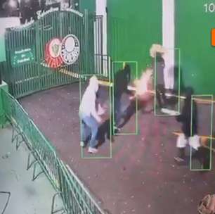 Clima tenso no Palmeiras: protestos no CT e pressão sobre Abel Ferreira