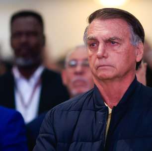 Defesa de Bolsonaro tem até as 20h34 para explicar a Moraes plano de asilo na Argentina