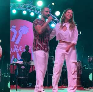 Paolla Oliveira sobe ao palco, beija Diogo Nogueira e dá show de samba