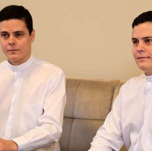 Padres gêmeos revelam diagnóstico de autismo e caminho da fé: 'Não conhecia meu verdadeiro eu'