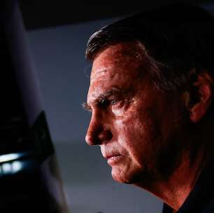 Defesa de Bolsonaro nega proibição do uso de WhatsApp