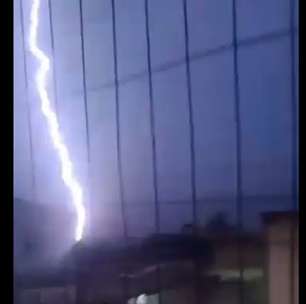 Chuva forte causa transtornos em Porto Alegre