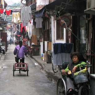 Pesquisador lança livro e explica o que é "fazer o corre" na China