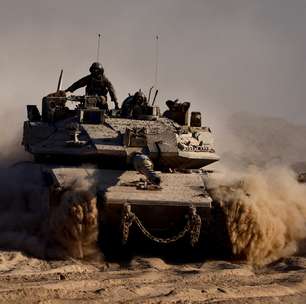 Tanques israelenses se aproximam da Cidade de Gaza; Trump presidirá reunião