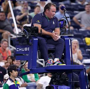 Tenista russo é multado em R$ 230 mil por discussão com árbitro no US Open