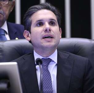 Proposta de voto secreto para abrir inquérito contra parlamentar adia PEC na Câmara