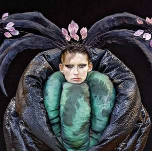 Estilistas holandeses exploram dualidade entre volume e despojamento em nova coleção