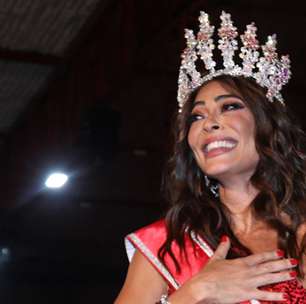 Juliana Paes é coroada como rainha de bateria da Viradouro