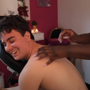 Salão de Miami cobra até R$ 700 para coçar as costas de clientes