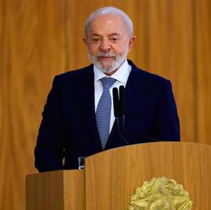 Lula diz que Bolsonaro sabe que fez 'burrice' e que Brasil vive 'momento delicado'