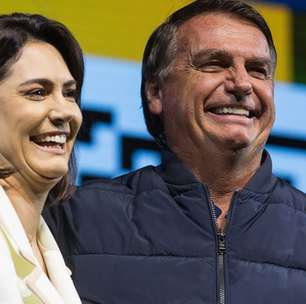 Michelle Bolsonaro ironiza revista da polícia com foto de Fusca: 'Cabe um homem de 1,85?'